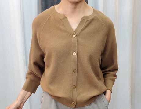 브이라운드단추가디건(브라운)